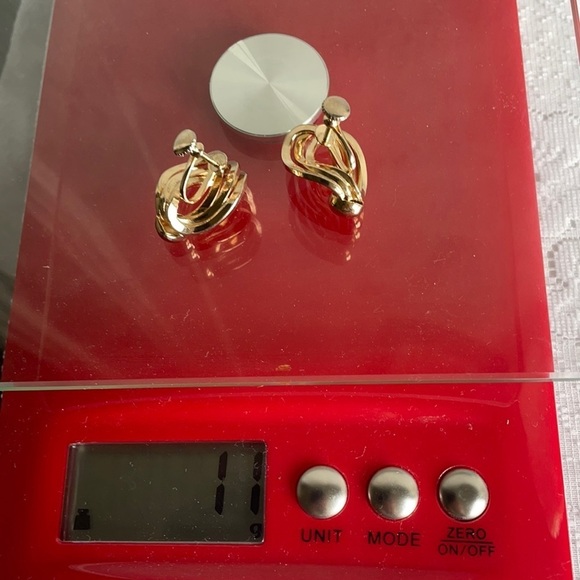 Vintage Gold Tone Loop Button Earrings - Picture 4 of 9